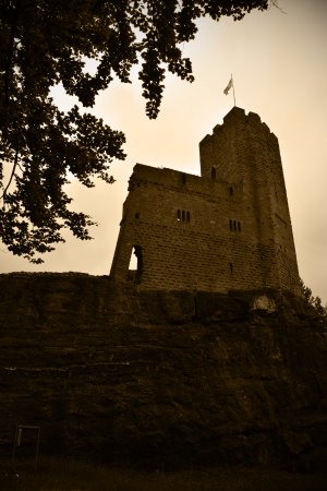 bergfried donjon