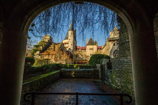 chateau de la rochepot