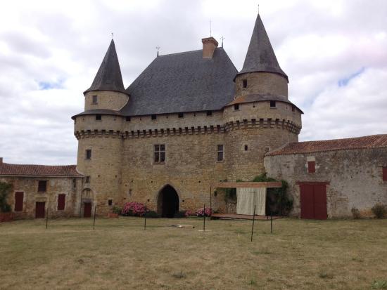 chateau de sigournais