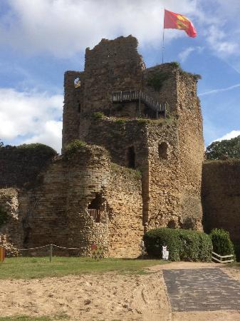 chateau de talmont saint