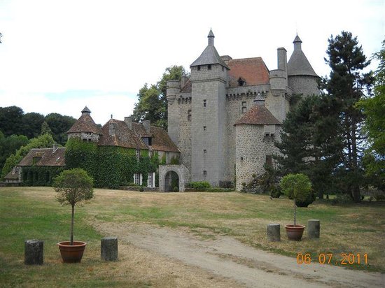 chateau de villemonteix