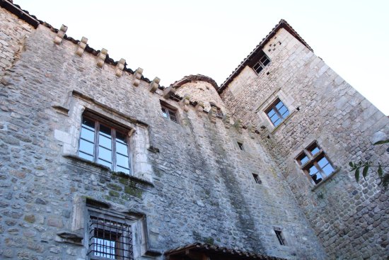 chateau du xiveme siecle