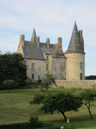 chateau musee des rochers