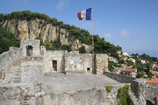 filename roquebrune chateau