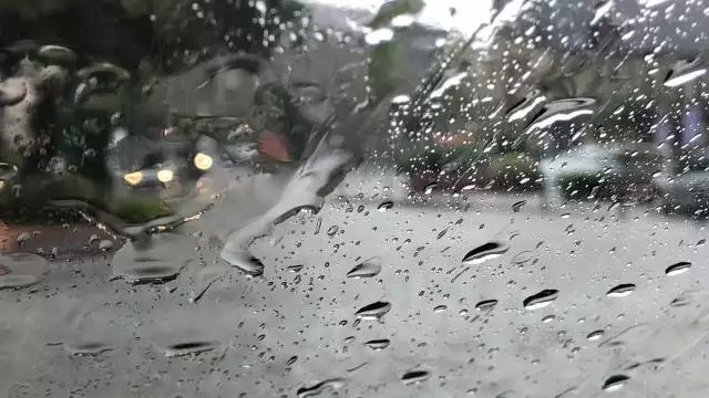 Vannes sous la pluie