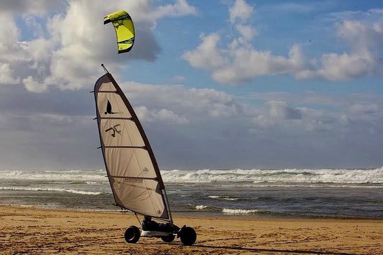 char a voile mimizan