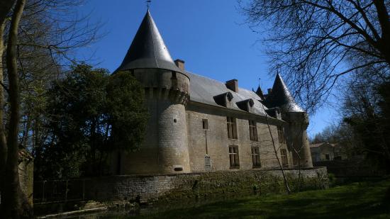 chateau de dampierre