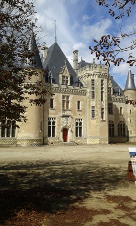 chateau de montaigne