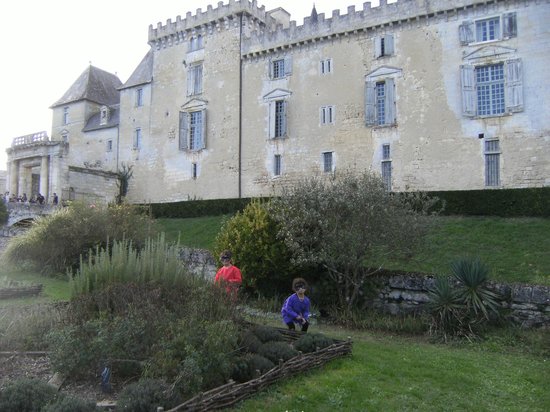 chateau de vayres