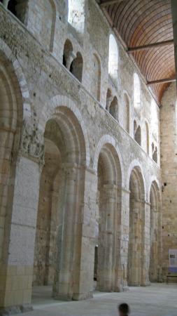 interieur de l eglise