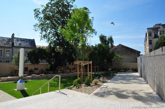 jardin de puygarreau