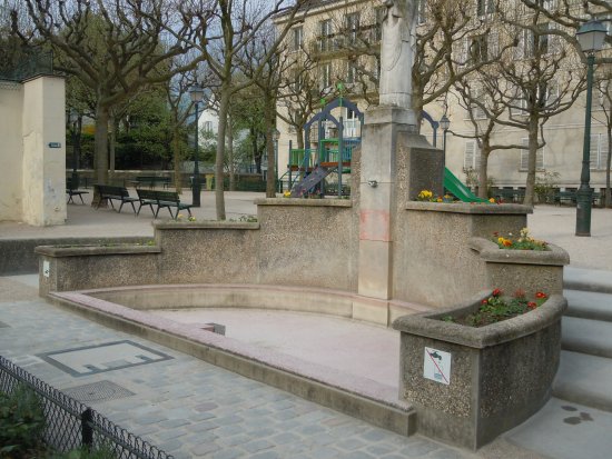 la statue de saint denis