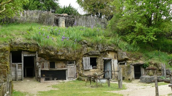 la vallee troglodytique