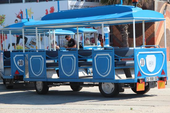le petit train bleu a
