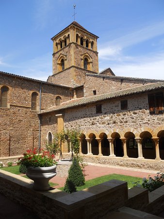 le prieure de salles