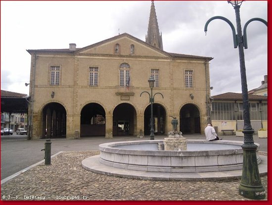 mairie et halles trie