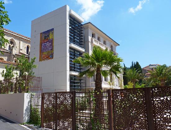 musee vu de la rue des