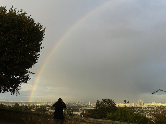 paris et arc en ciel