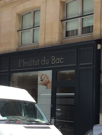 situe rue du bac pres