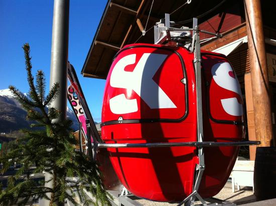 skiset les mains dans