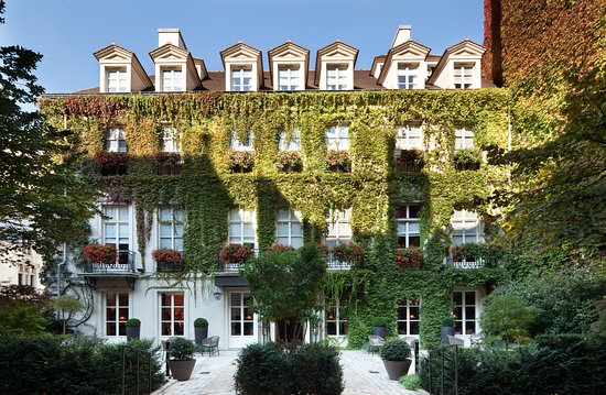 spa de la reine at the