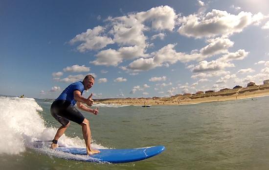 surfing action stage