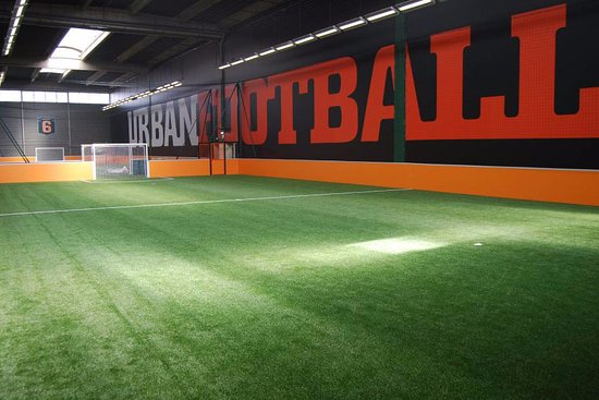 terrain de foot en salle