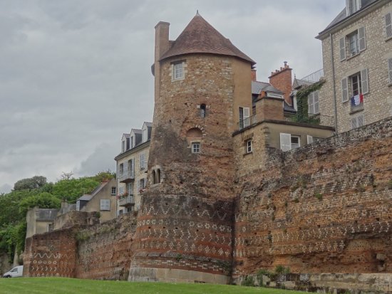 tour madeleine et sur