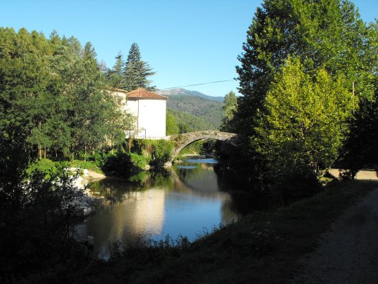 vieux pont sur le luech