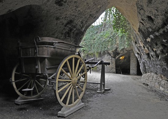 village troglodyte de