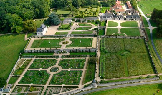 vue aerienne du chateau 2