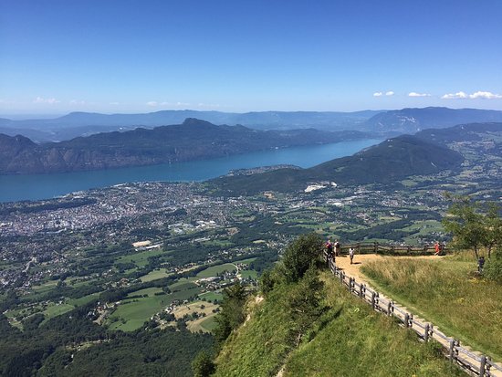 vue sur le lac du bourget
